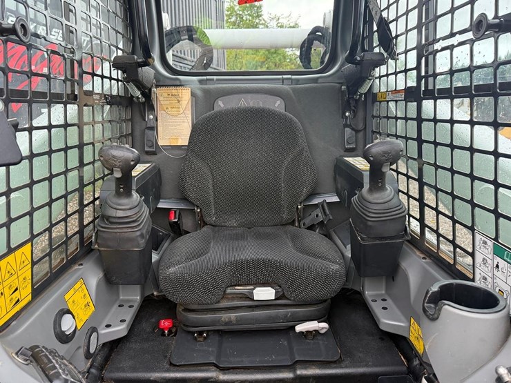 2023-bobcat-t770-image-19