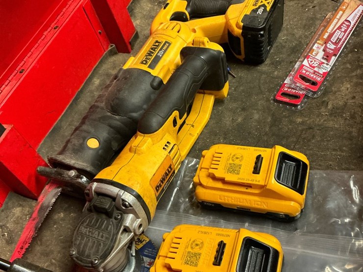 #101-•-dewalt-20v-max-power-tool-assortment-with-batteries-and-accessories-image-3