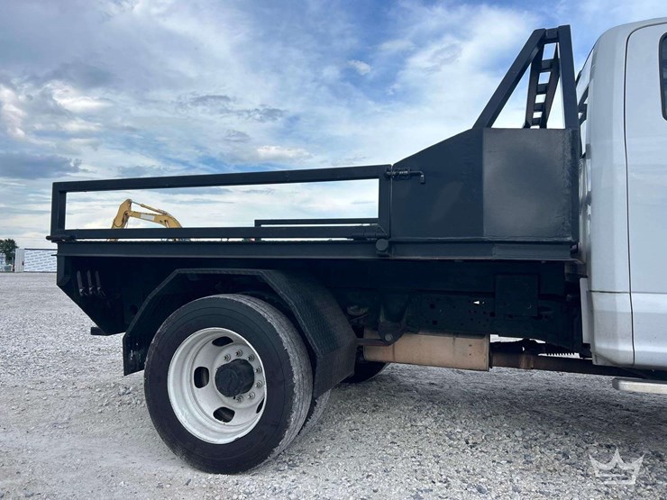 2017-ford-f550-image-12