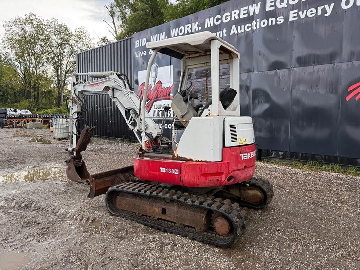 2009-takeuchi-tb138fr-image-2