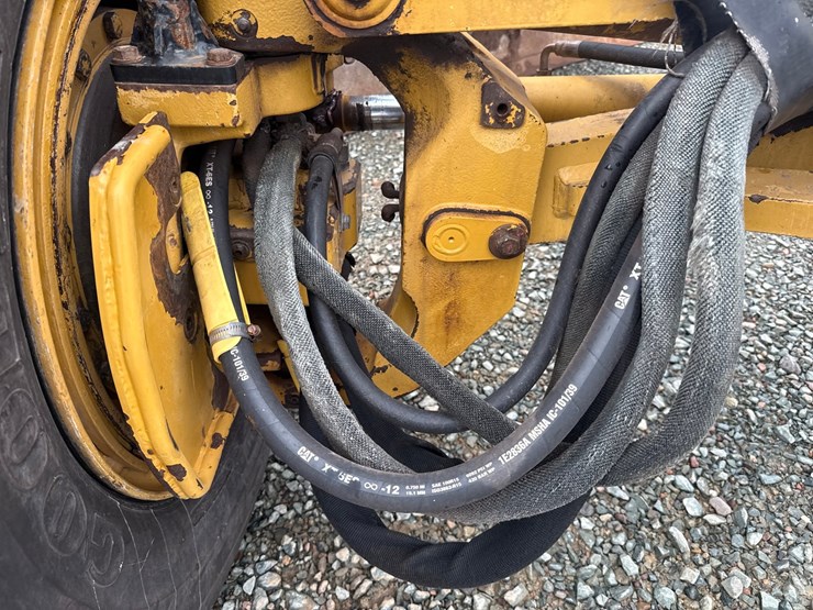 caterpillar-160m-awd-image-10