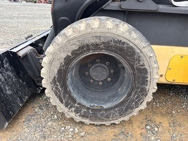 2019-new-holland-l228-image-63