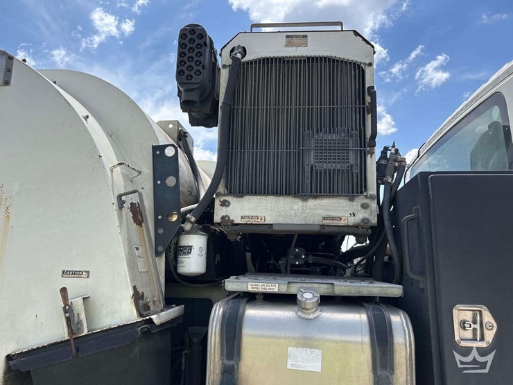 2014-international-durastar-4300-image-25