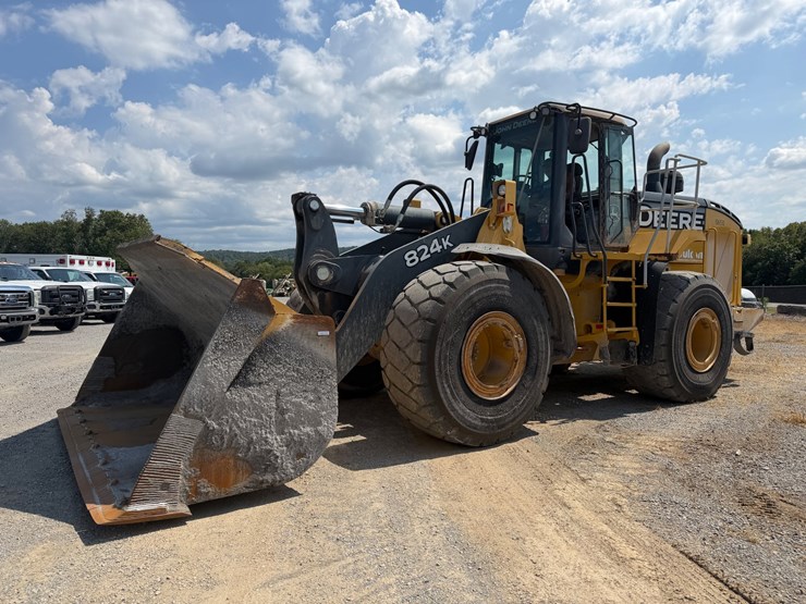 2014-deere-824k-image-1