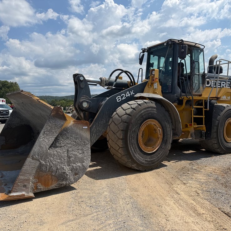 2014 DEERE 824K