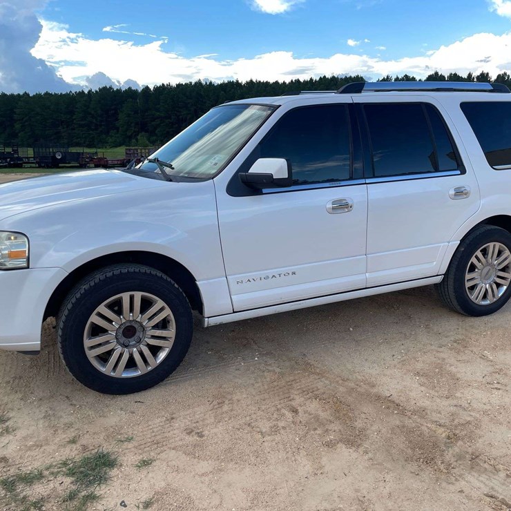 2011 LINCOLN NAVIGATOR