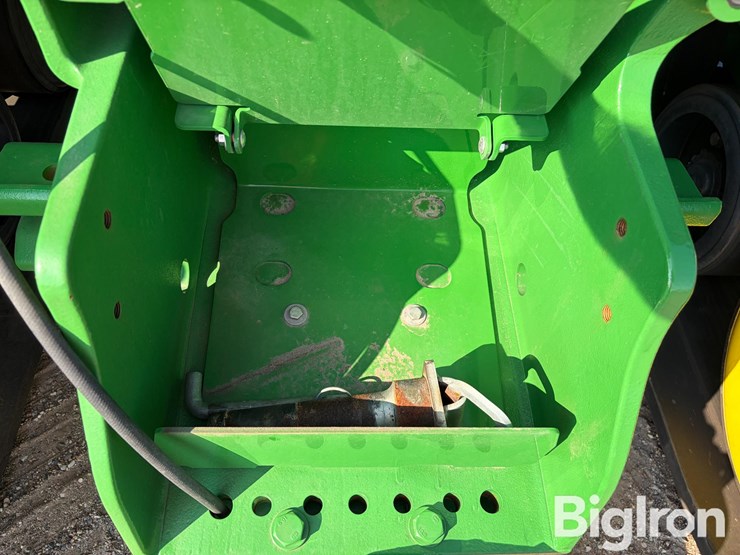 2025-john-deere-9rx-640-image-16