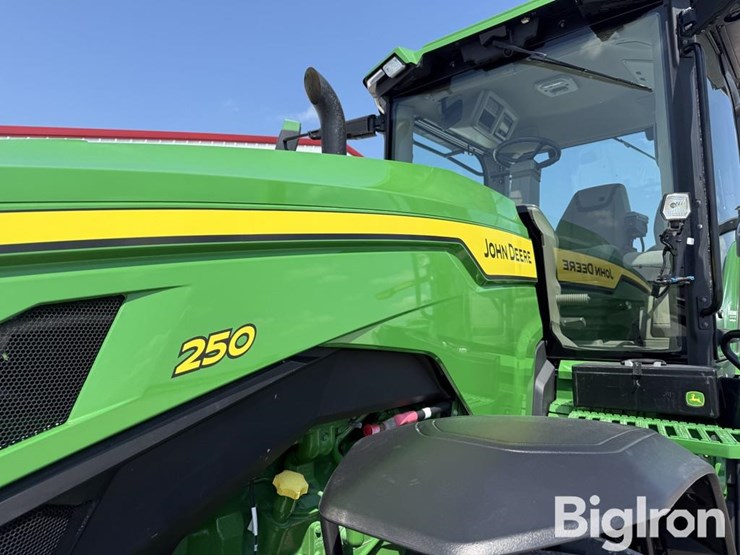 2024-john-deere-8r-250-image-11