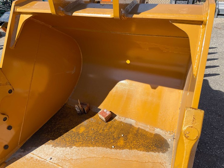 caterpillar-320-image-11