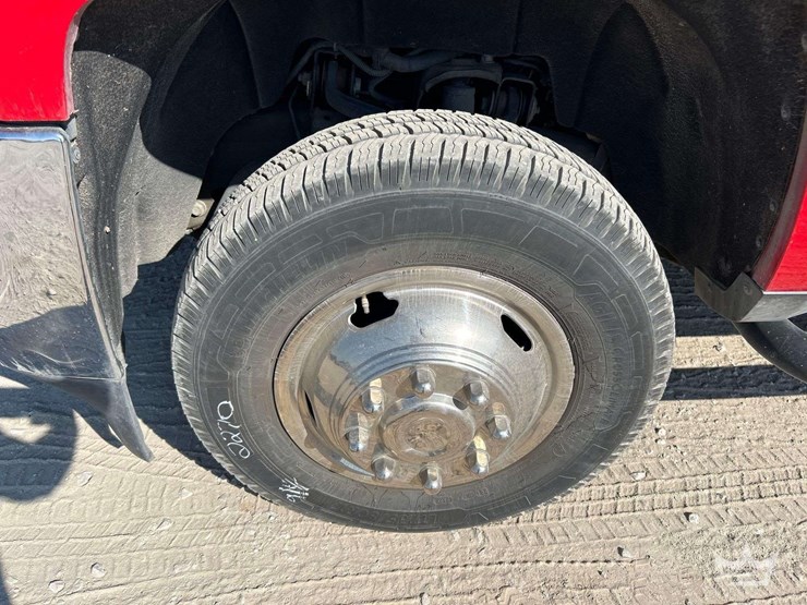 2016-chevrolet-c3500-image-39