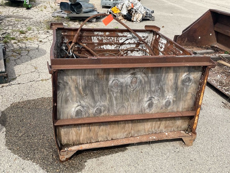 #10629-•-metal-bin-with-scrap-metal-pieces-image-5