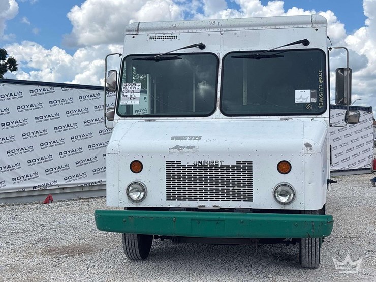 2009-workhorse-w42-image-21