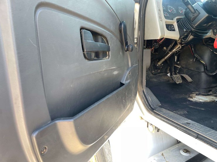2013-international-durastar-4400-image-9