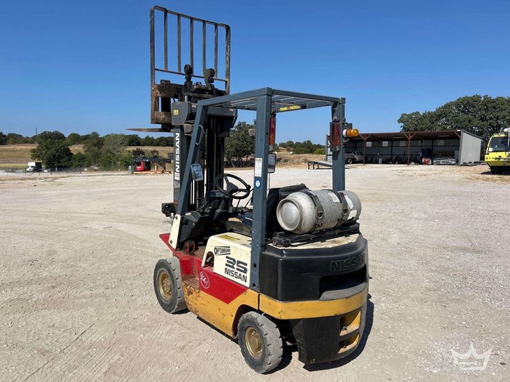 2000-nissan-pj01a18p-3,500lb.-lp-forklift-image-2