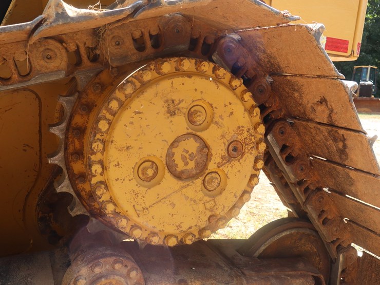 2014-caterpillar-d6n-image-13