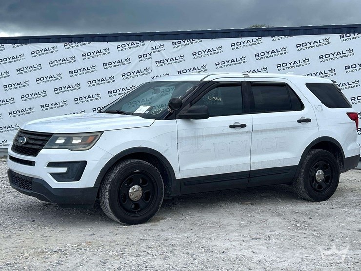 2017-ford-explorer-image-1