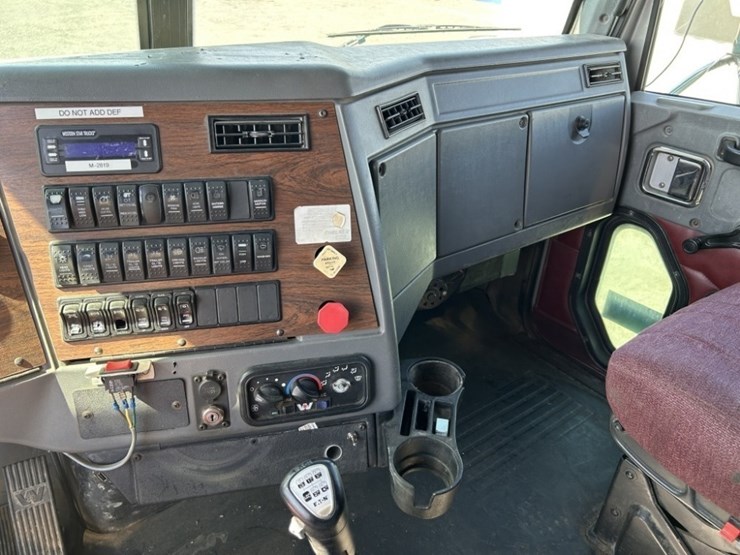 2012-western-star-4900-image-15