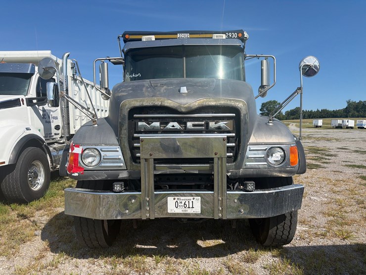#265-•-2006-mack-cv713-granite-tri-axle-dump-truck-image-3