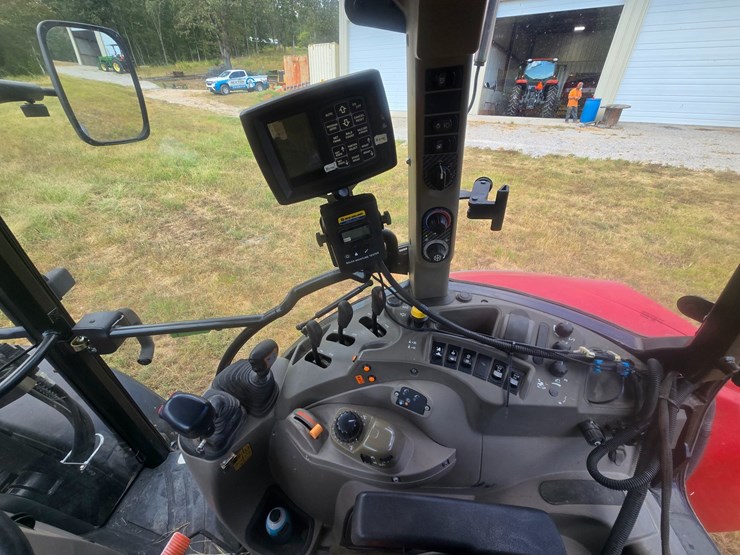 #26371-•-case-farmall-115u-tractor-image-32