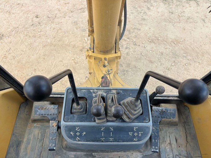 2000-caterpillar-426c-it-image-24