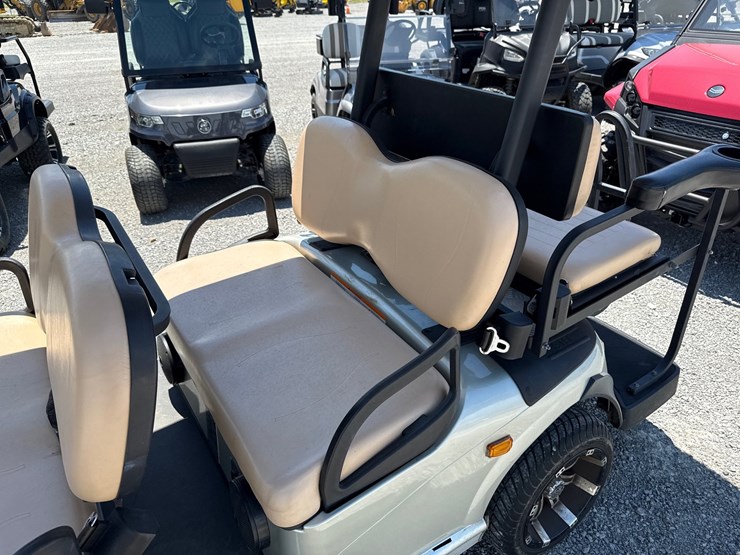 #190-•-star-ev-6-passenger-golf-cart-image-8