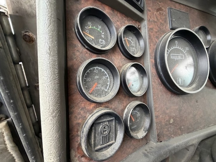 2006-kenworth-t800-image-29