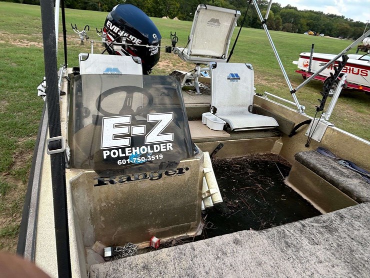 ranger-320v-bass-boat-w/2012-evinrude-250hp-&-trailer-image-47