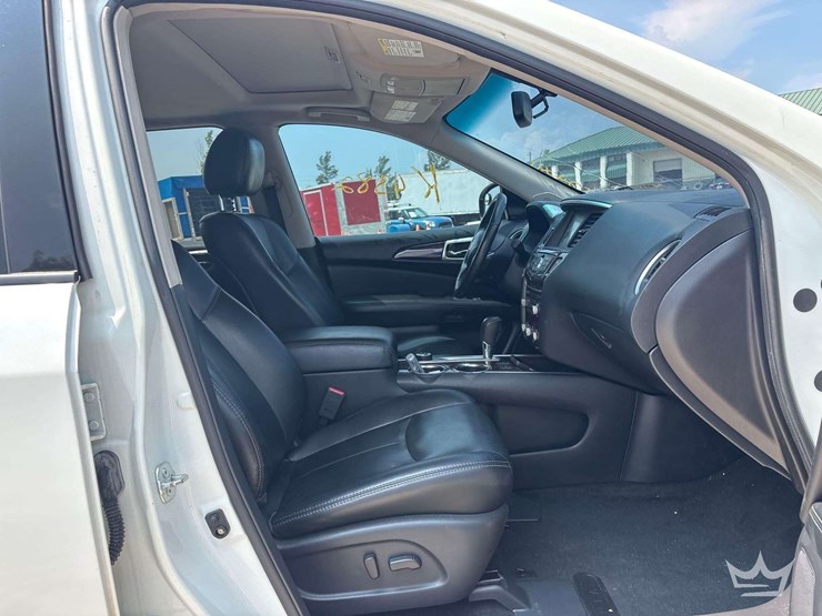 2015-nissan-pathfinder-image-28