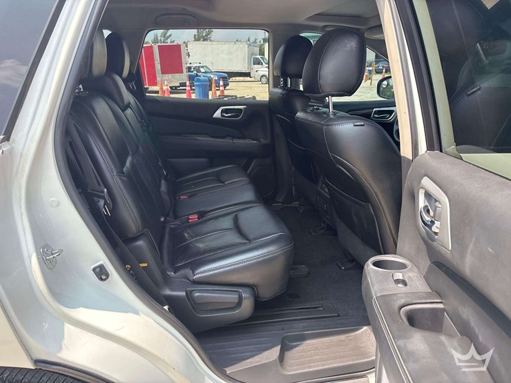 2015-nissan-pathfinder-image-26