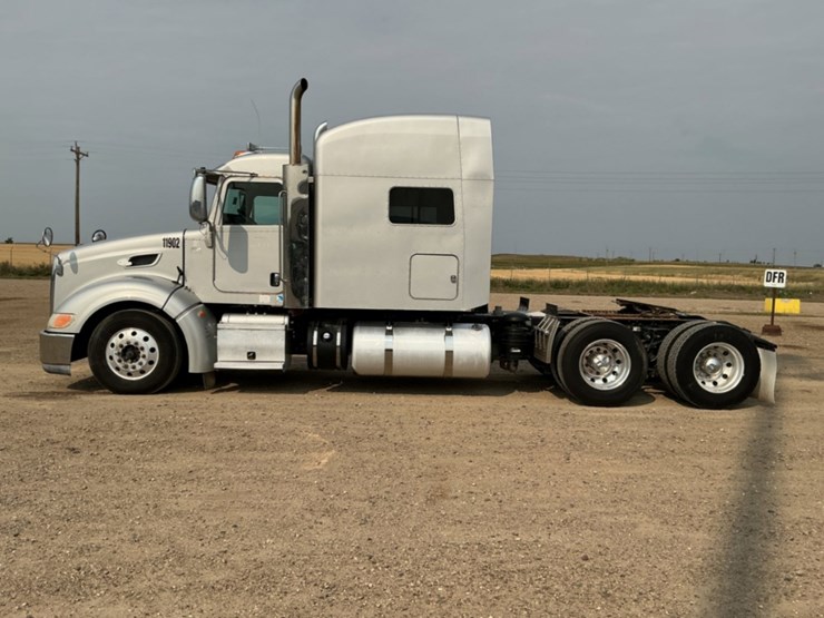 2012-peterbilt-386-image-8