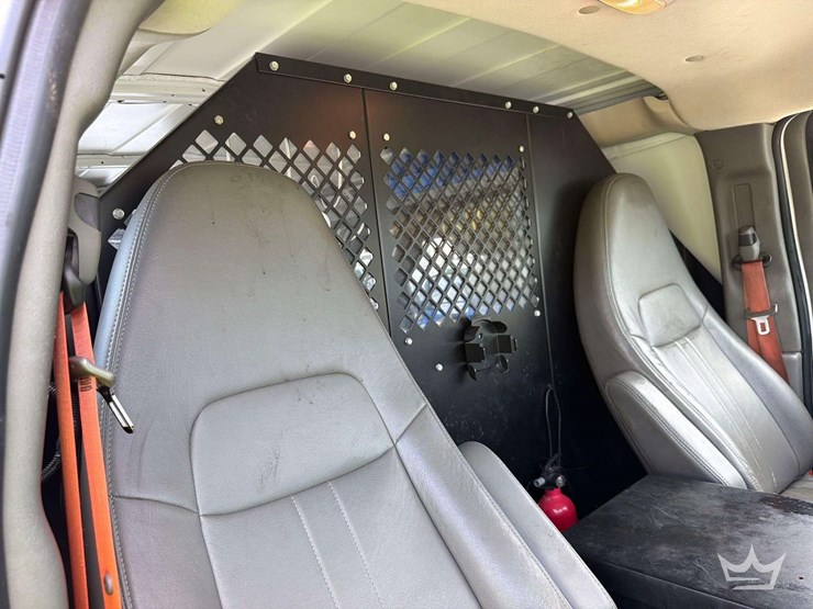 2014-chevrolet-express-g2500-image-19