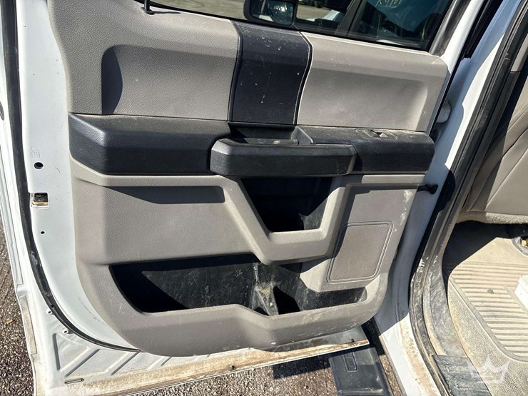 2019-utility-flatbed-image-15