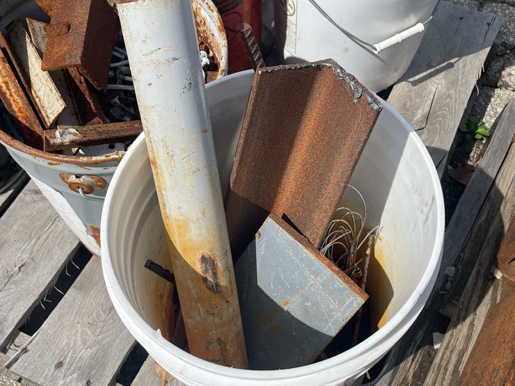 #10615-•-pallet-of-scrap-metal-image-6