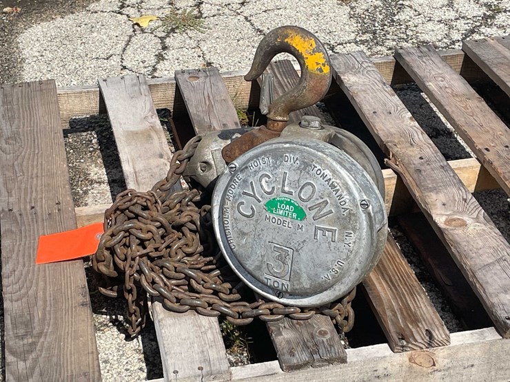 #10544-•-cyclone-3-ton-hoist-image-1