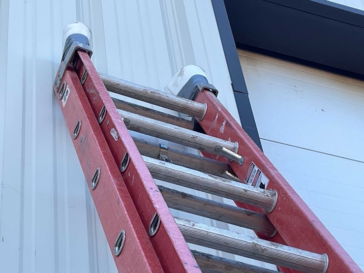 #9141-•-28'-extension-ladder-(03)-image-4