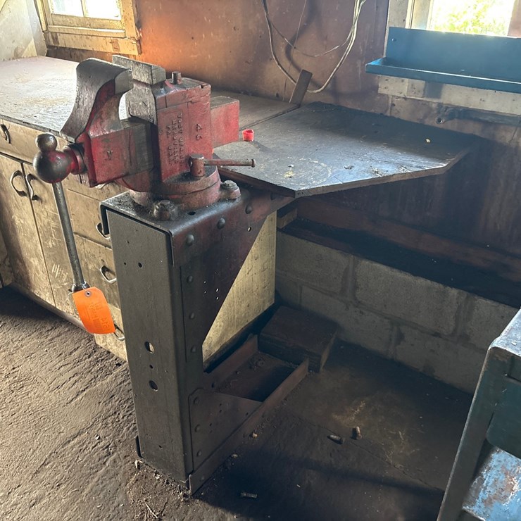#1614 • Heavy Duty Bench Vice