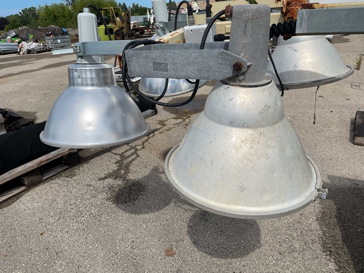#10539-•-ingersoll-rand-portable-light-trailer-image-16