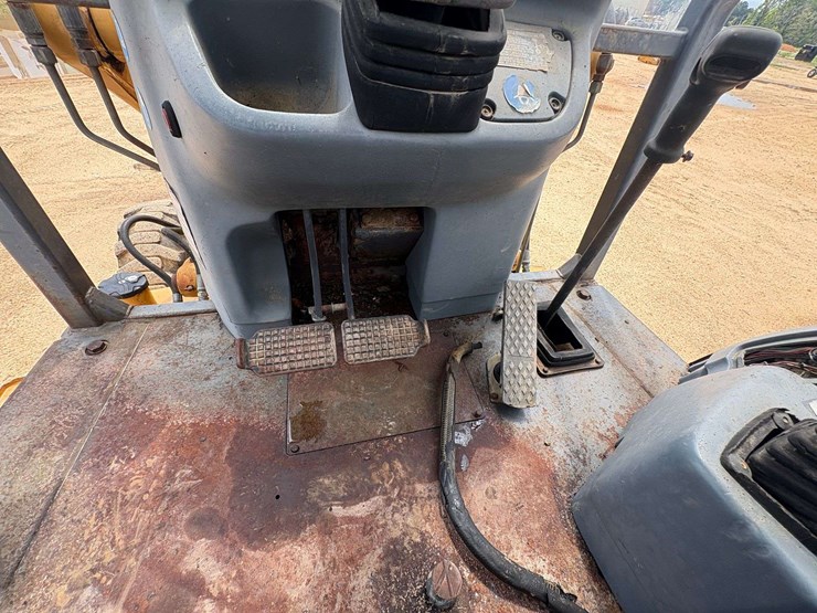 new-holland-555e-image-20