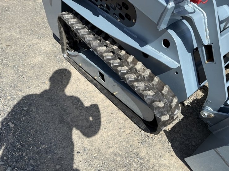 2026-sdlanch-ssl1200-mini-compact-track-loader-image-13