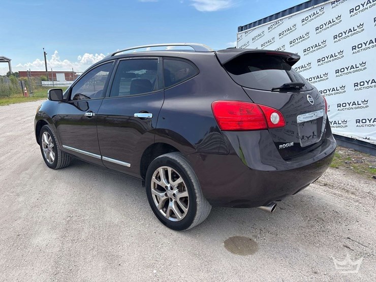 2011-nissan-rogue-image-4