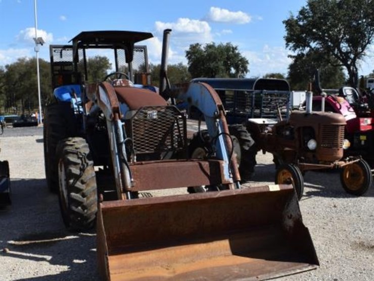 new-holland-tb100-image-2
