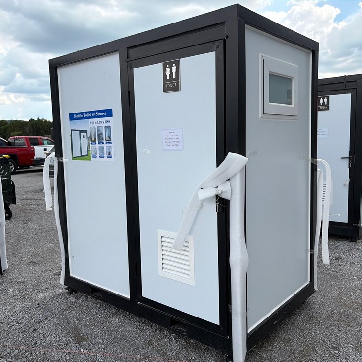 #179 • MOBILE TOILET W/SHOWER