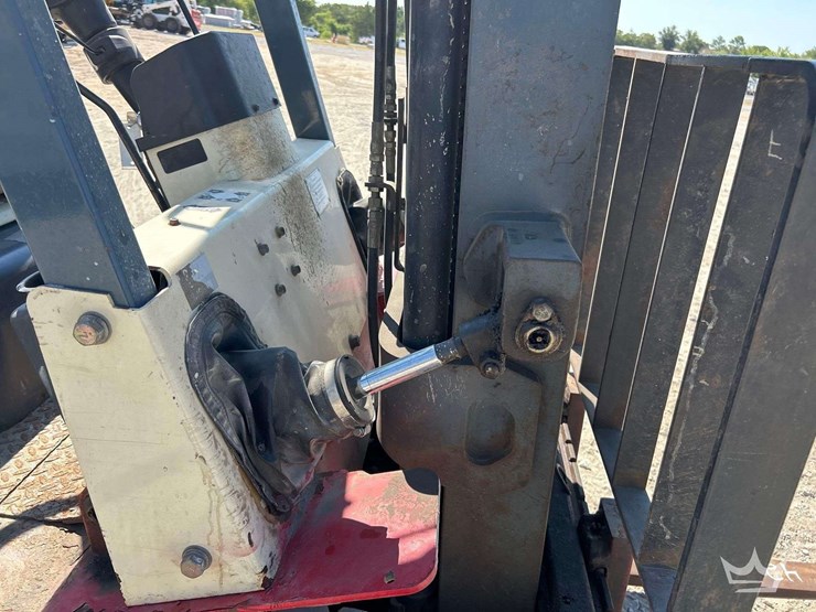 2000-nissan-pj01a18p-3,500lb.-lp-forklift-image-22