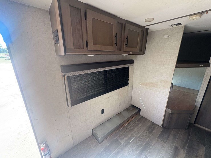 2022-gulfstream-"trailmaster"-26'-bumper-pull-travel-trailer-image-19