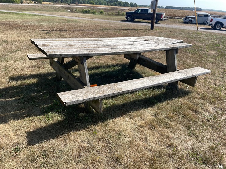 #6238-•-wooden-picnic-table-image-3
