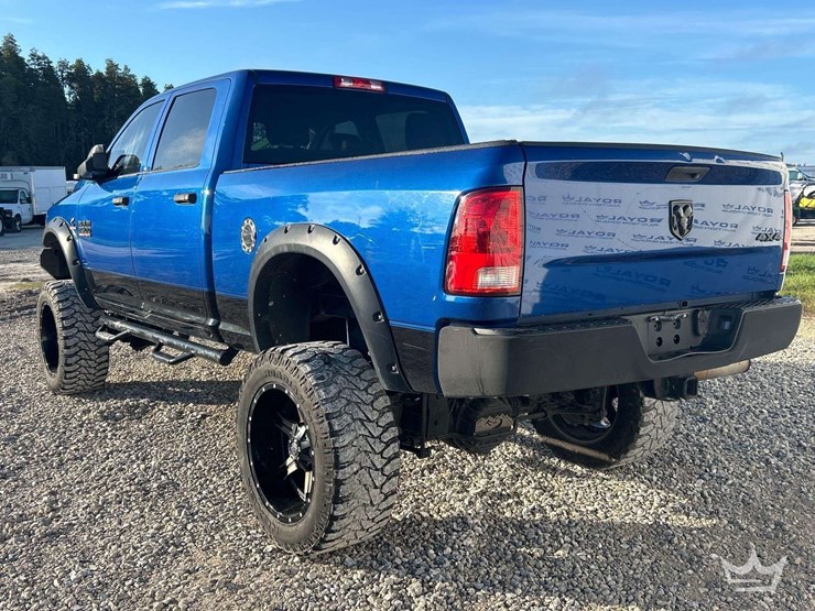 2015-dodge-2500-image-4