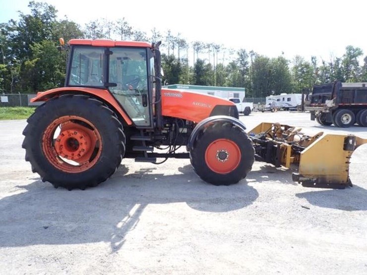 2009-kubota-m135x-image-4