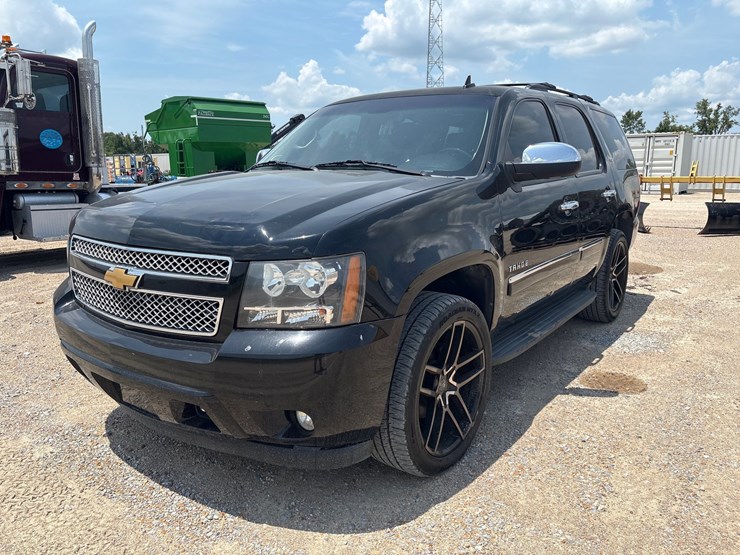 2014-chevrolet-tahoe-ltz-image-1