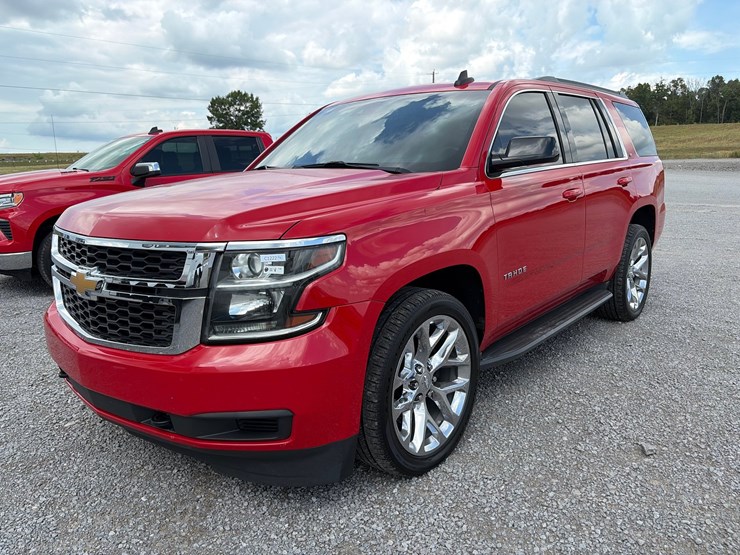 2018-chevrolet-tahoe-lt-image-1