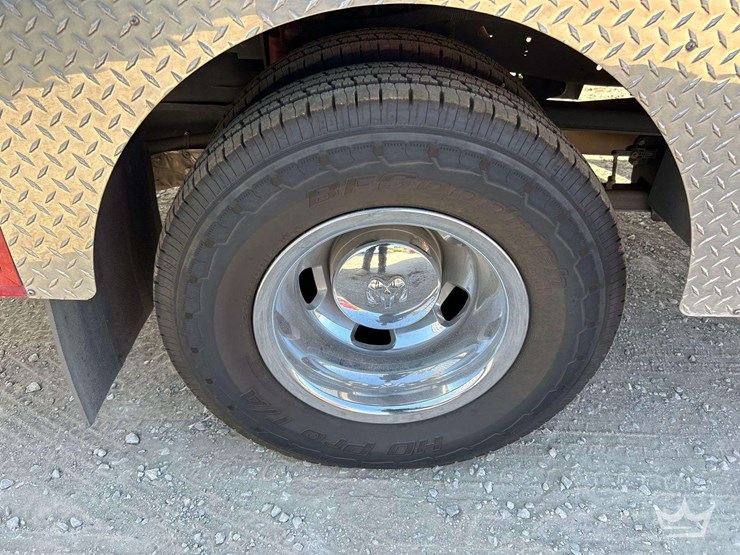 2018-dodge-3500-image-41